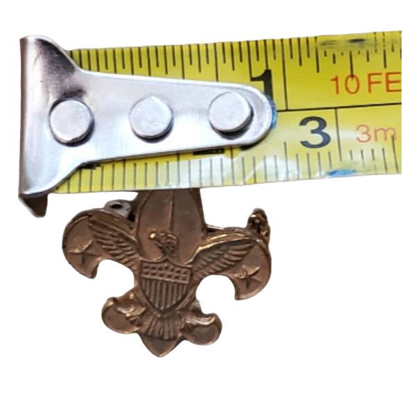 Boy Scout BSA Gold Tone Eagle Fleur De Lis Be Prepared Pin PAT 1911 - Picture 4 of 4